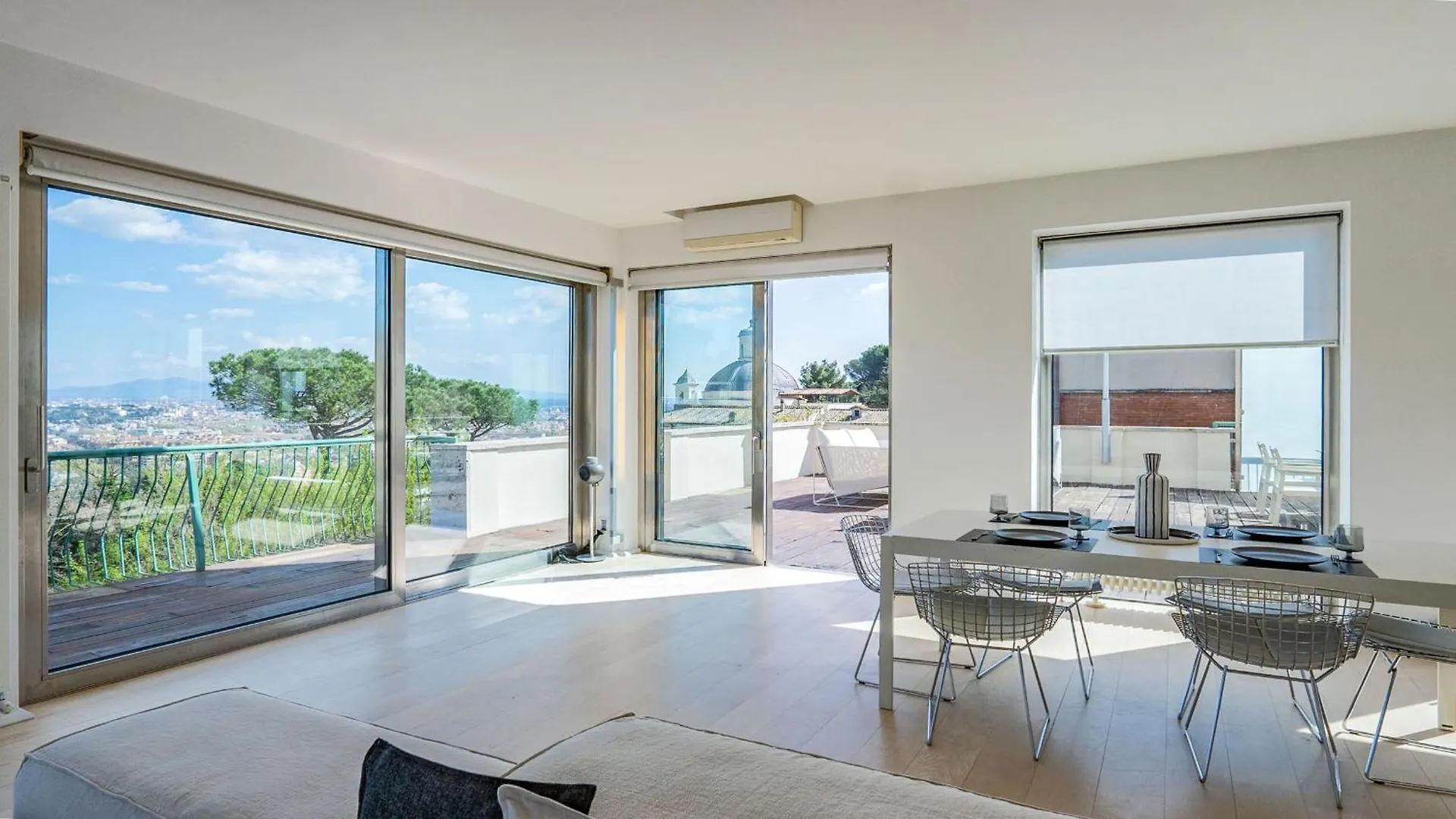 Apartment Vivi Roma Dall'Alto Italy