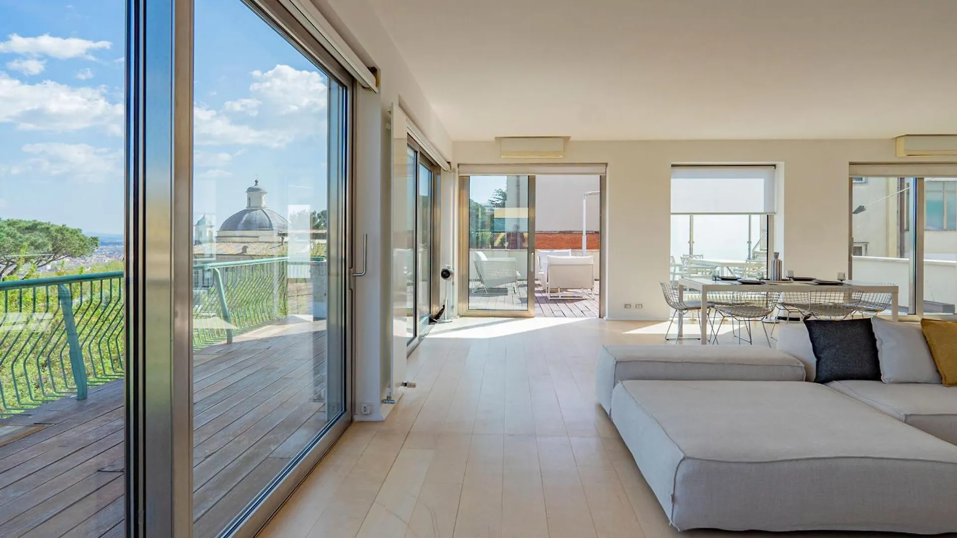 Vivi Roma Dall'Alto 0*, Rome Italy